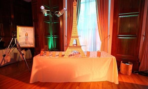 eiffel-cupcake-tower