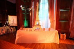 eiffel-cupcake-tower