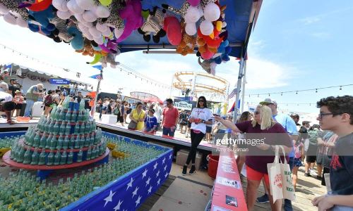 SANTA MONICA, CALIFORNIA - JUNE 29: Fans participate in the many games at Netflix's "Stranger Things" Season 3 Fun Fair at Santa Monica Pier on June 29, 2019 in Santa Monica, California. (Photo by Amy Sussman/Getty Images)