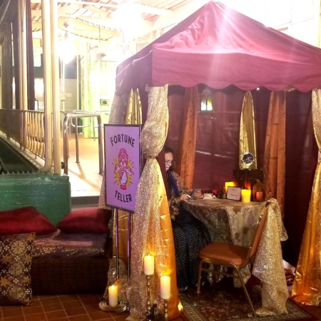 5ft x 5ft Entertainers Booth / Psychic & Henna