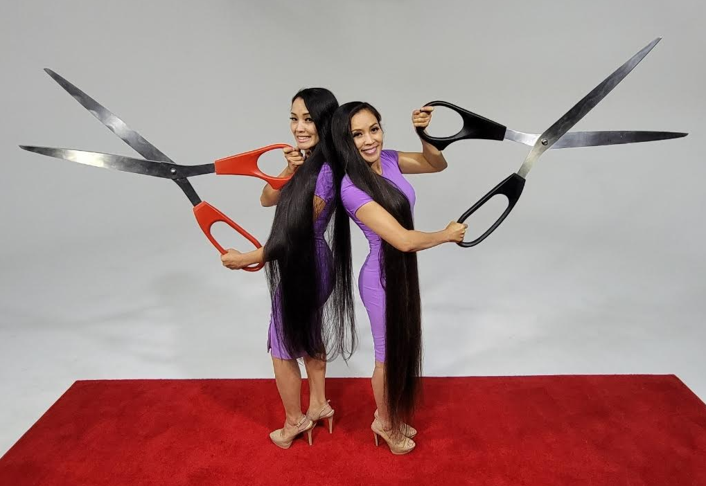 Awesome giant scissors from www.grandopeningstore.com