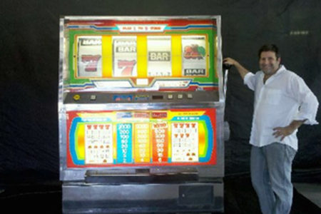 Big Bertha (Giant Slot Machine)