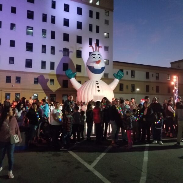 Inflatable Olaf - Snowman - Image 2