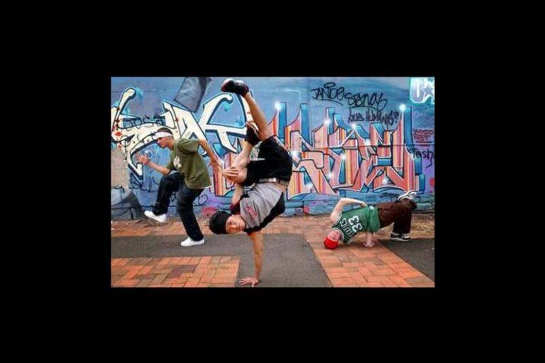 Break Dancers