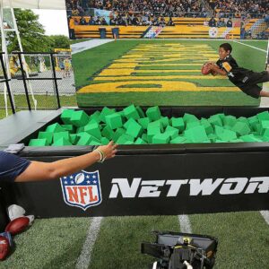 Football Dive  Photo Op