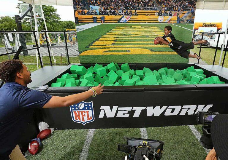 Football Dive  Photo Op