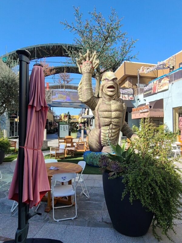 Giant Inflatable Monsters Halloween - Image 13