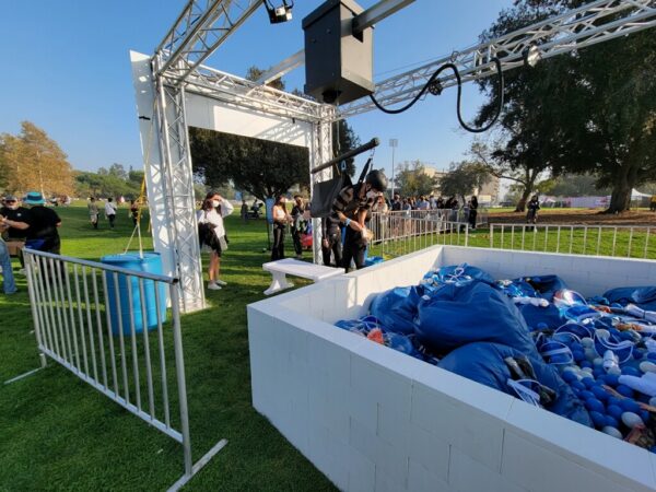 Human Claw Machine Rental / Human Crane - Image 2
