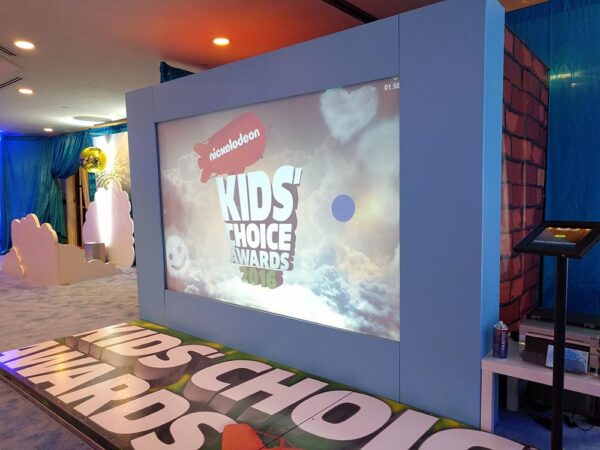 Virtual Graffiti Wall