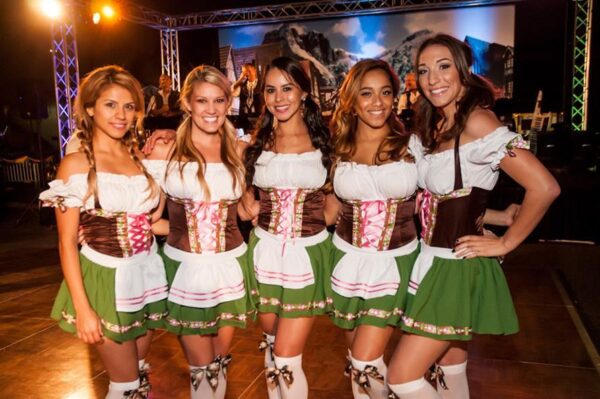 Girl Entertainment Waitress Oktoberfest