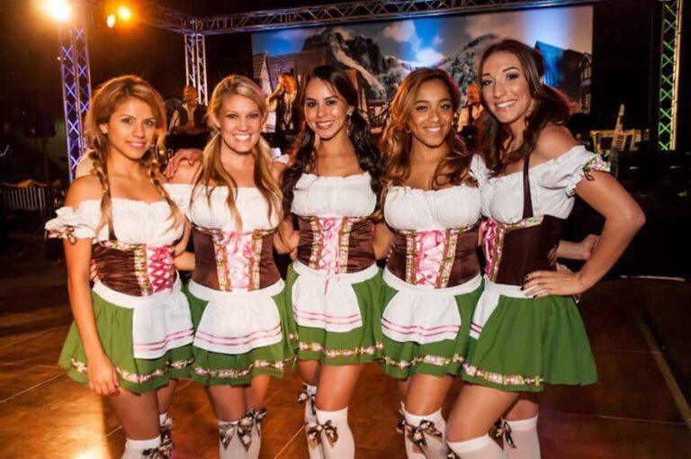 Girl Entertainment Waitress Oktoberfest