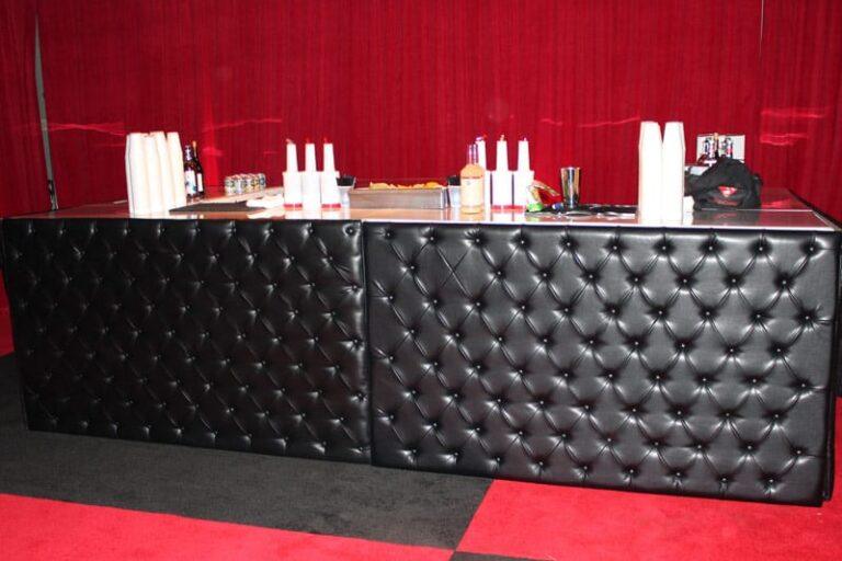 Black Tuft Bar